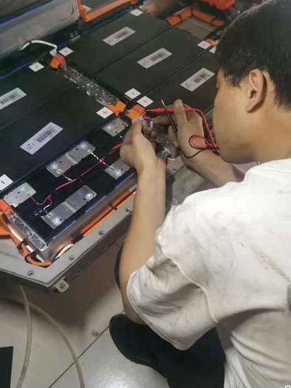 汽车维修工（四级）教程 - 维修实战